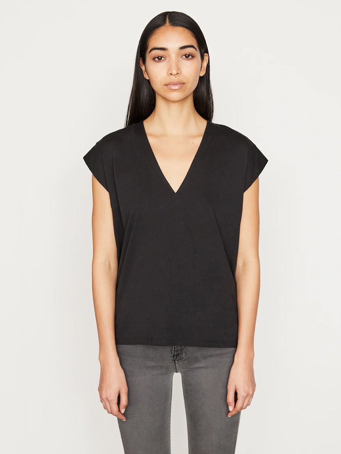 Le Mid Rise V Neck T-Shirt