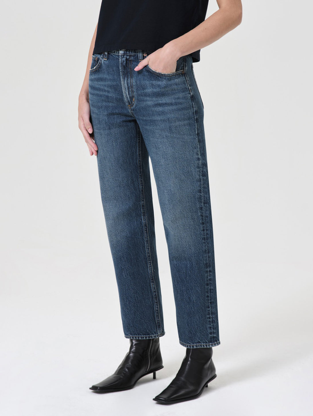 Valen Mid Rise Vintage Straight Jean - Essence