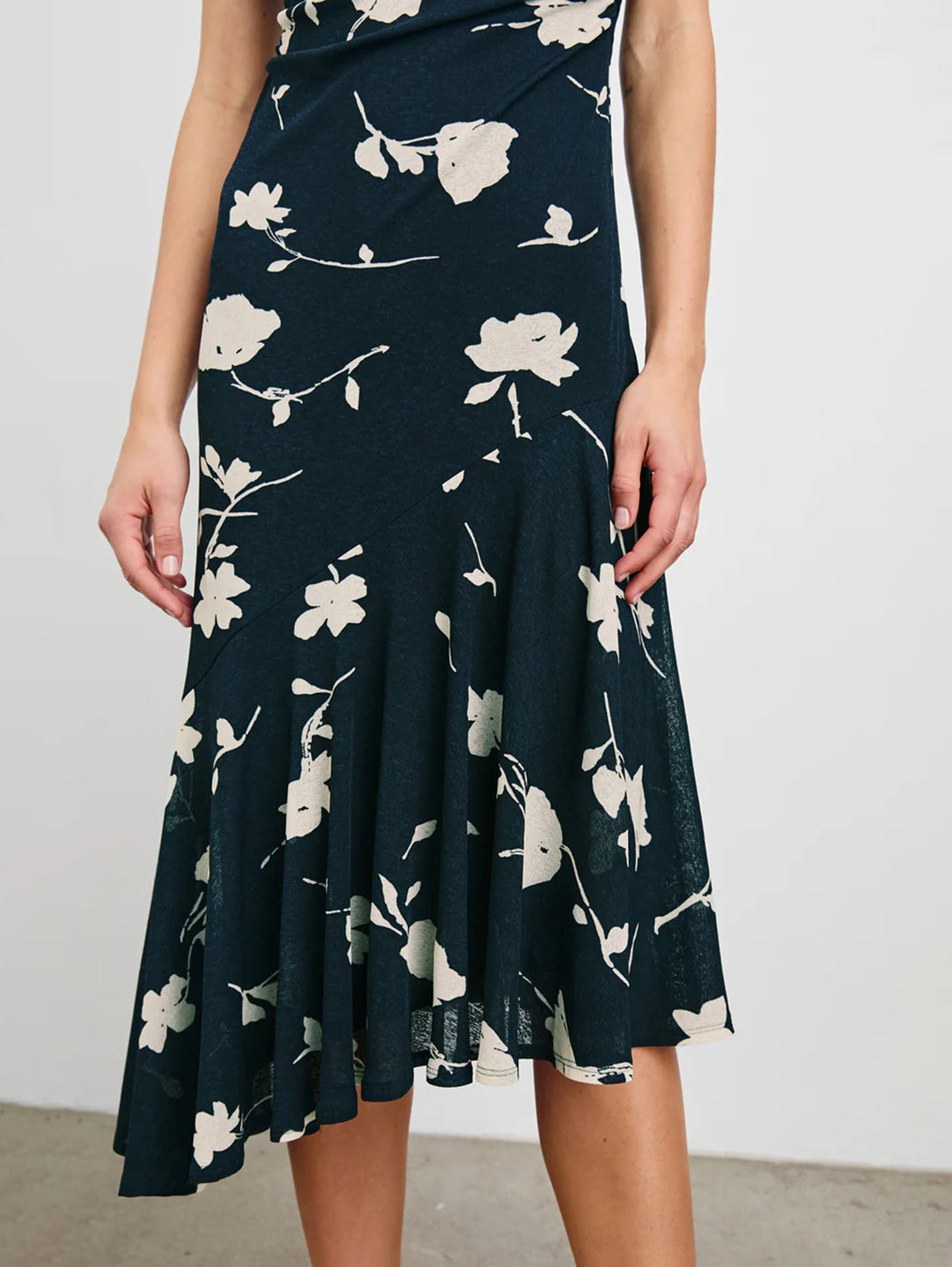 Daija Dress - Midnight Roses