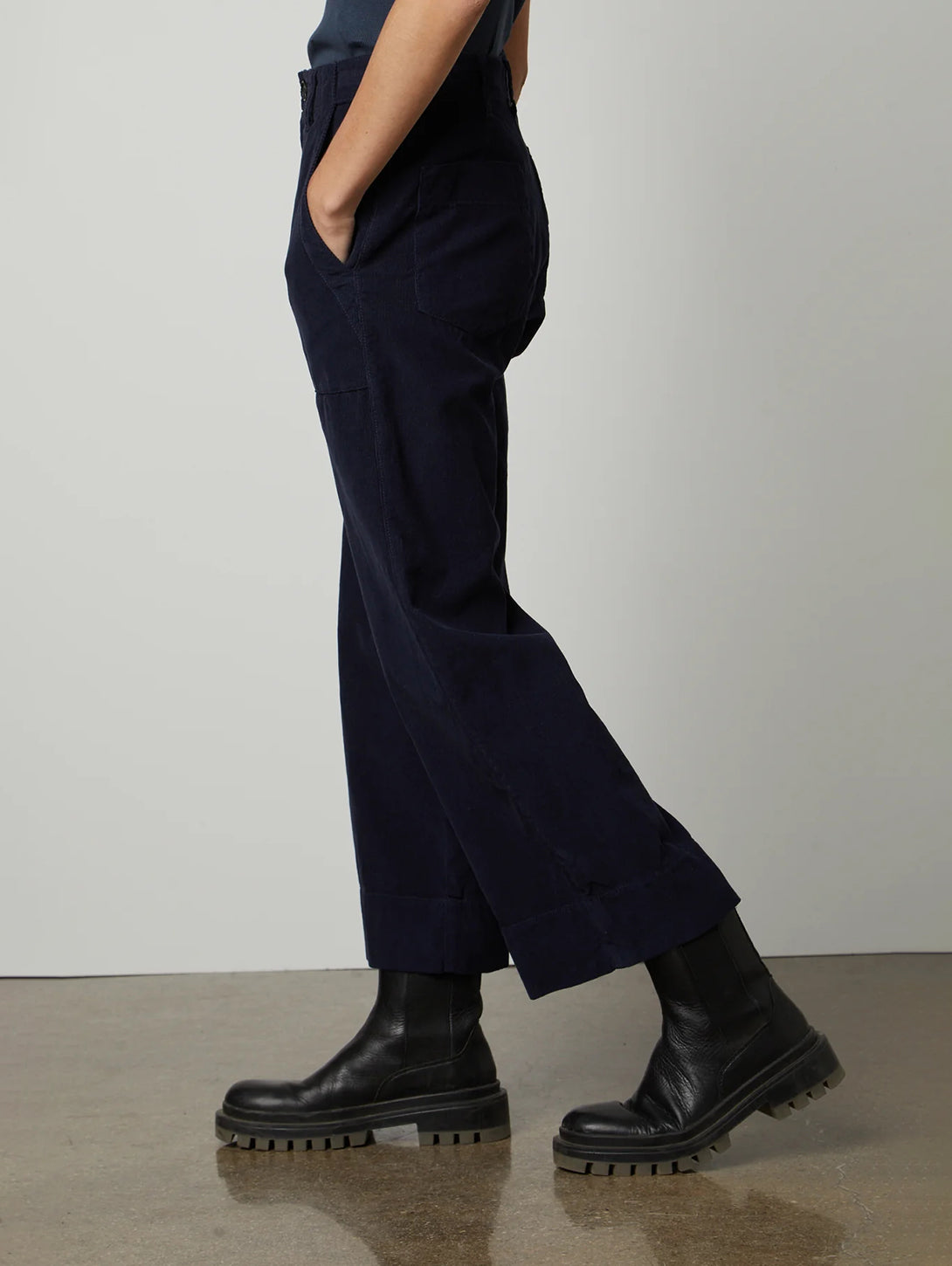 Vera Cropped Corduroy Pant - Night