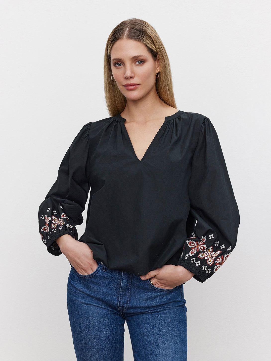 Paola Flower Embroidery Top - Black