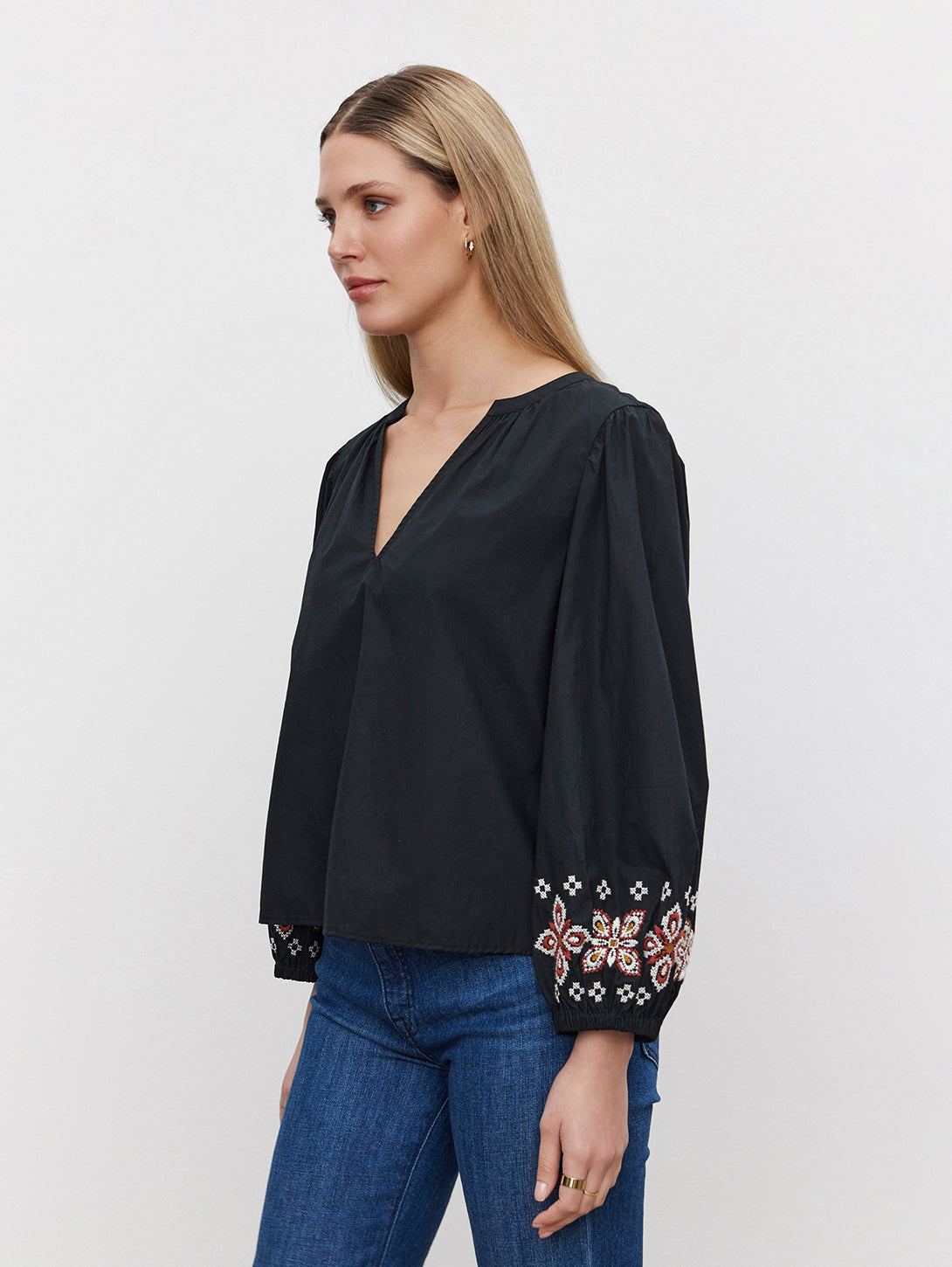 Paola Flower Embroidery Top - Black